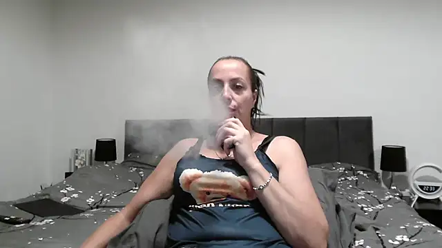 ShawtLana online show from October 25, 9:31 pm