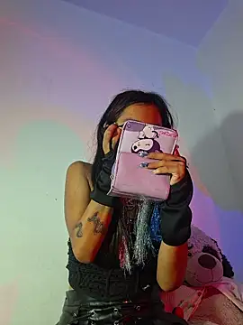 carolinerue online show from November 10, 11:09 am