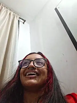 carolinerue online show from March 27, 2:39 am