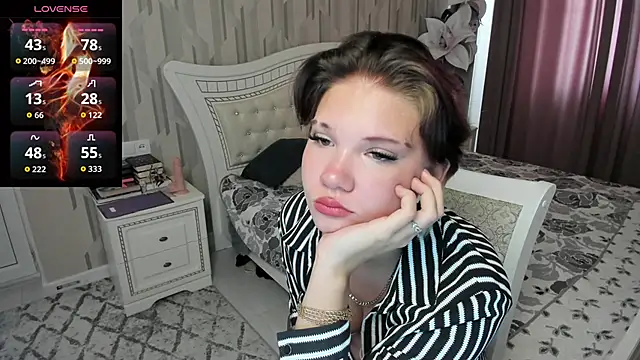 Snapshot of HarperMarryson chatting on October 25, 7:05 am HarperMarryson online show from October 25, 7:05 am