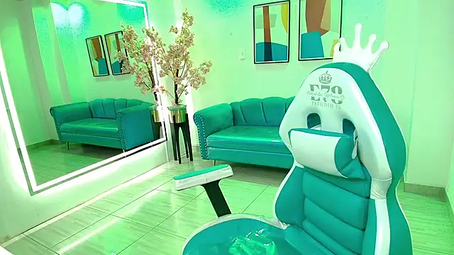 Black roseee online show from October 19, 4:02 am