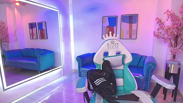 Black roseee online show from April 17, 3:42 am