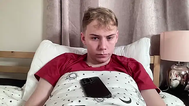 Snapshot of scottishtwink01 chatting on September 23, 10:24 pm scottishtwink01 online show from September 23, 10:24 pm