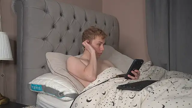scottishtwink01 online show from May 10, 9:53 pm