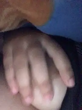 luzmelzinha online show from October 2, 4:41 am