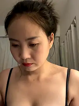 Snapshot of wly2028 chatting on October 18, 12:06 pm wly2028 online show from October 18, 12:06 pm