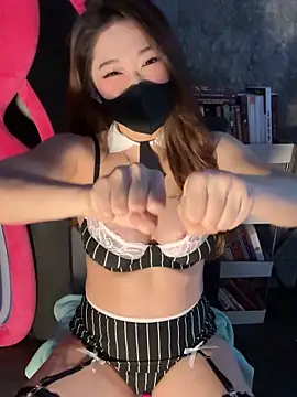 Snapshot of vy_nguyen99 chatting on September 19, 5:53 am vy nguyen99 online show from September 19, 5:53 am