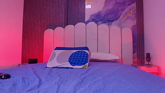 abbyrouss  online show from March 29, 3:39 am