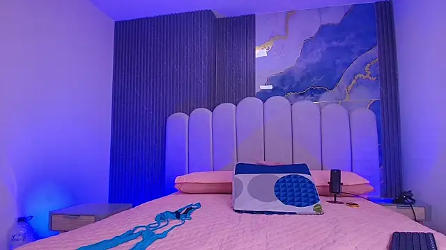 abbyrouss  online show from April 14, 3:12 am