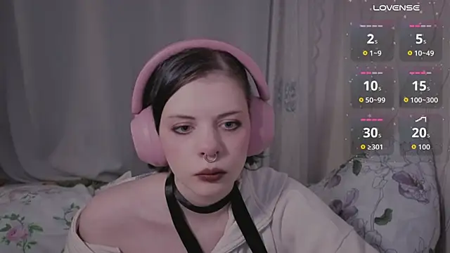 Snapshot of Alice_Zev chatting on June 21, 10:34 pm Alice Zev online show from June 21, 10:34 pm