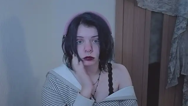 Snapshot of Alice_Zev chatting on August 3, 11:19 pm Alice Zev online show from August 3, 11:19 pm