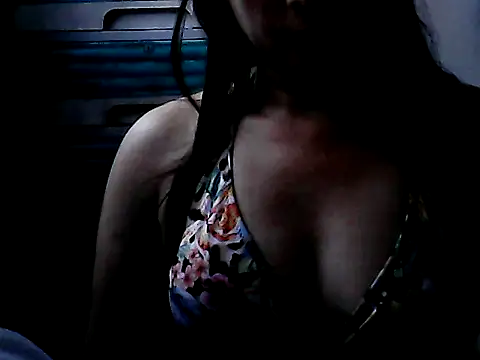 yoursPinayMama1682 online show from November 18, 11:15 pm