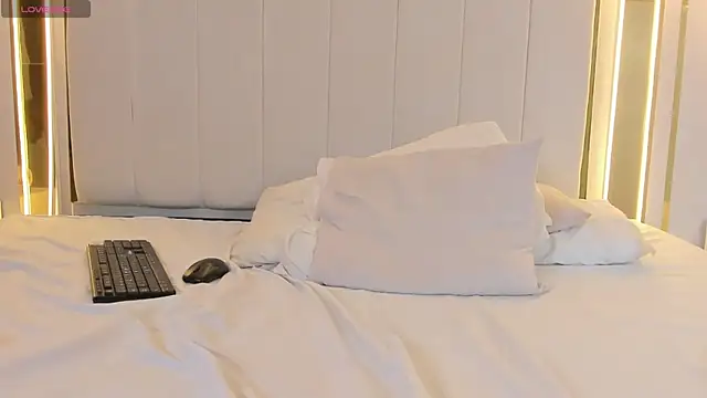 naughtyrose vc online show from April 18, 10:10 pm