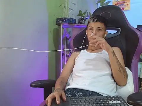 Snapshot of Dorland777 chatting on September 16, 1:39 am Dorland777 online show from September 16, 1:39 am