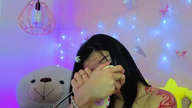 Snapshot of april_bennett chatting on February 14, 12:57 pm april bennett online show from February 14, 12:57 pm