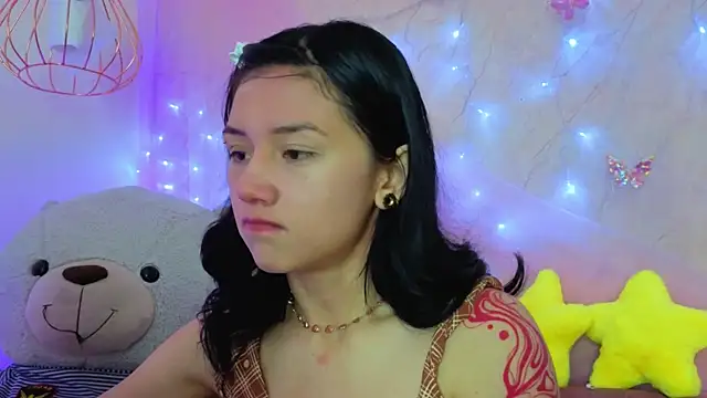 Snapshot of april_bennett chatting on February 23, 12:24 pm april bennett online show from February 23, 12:24 pm