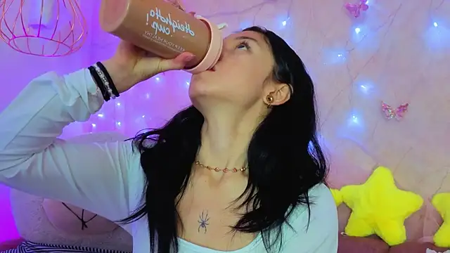 Snapshot of april_bennett chatting on February 26, 12:59 pm april bennett online show from February 26, 12:59 pm