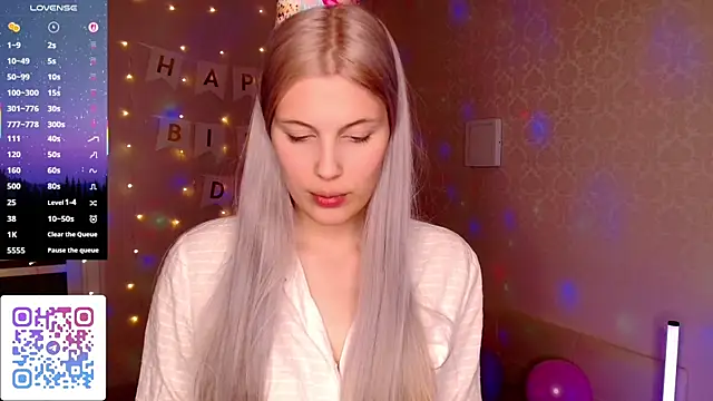 Snapshot of Larileya chatting on October 10, 5:56 pm Larileya online show from October 10, 5:56 pm