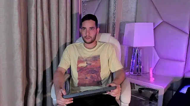 Snapshot of matti_de_lucaa chatting on September 13, 5:02 pm matti de lucaa online show from September 13, 5:02 pm