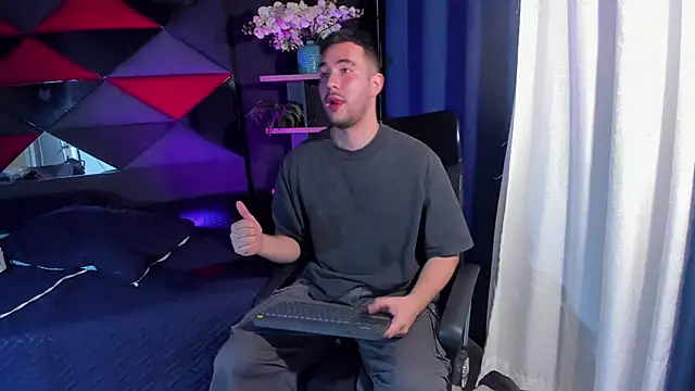 Snapshot of matti_de_lucaa chatting on September 26, 5:39 pm matti de lucaa online show from September 26, 5:39 pm