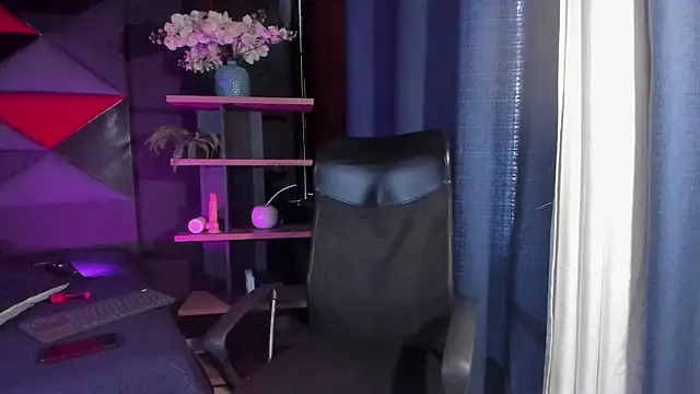 Snapshot of matti_de_lucaa chatting on September 27, 5:40 pm matti de lucaa online show from September 27, 5:40 pm