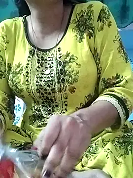 Hot-Pooja25 online show from May 1, 3:49 pm