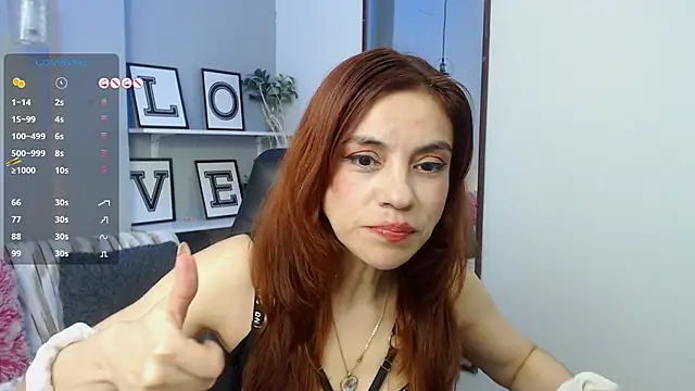 Snapshot of KendallWood_ chatting on May 13, 2:31 am KendallWood online show from May 13, 2:31 am