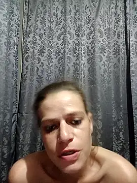 Snapshot of Skymadison chatting on December 20, 8:05 pm Skymadison online show from December 20, 8:05 pm