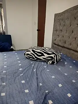 ellafrost-1 online show from October 4, 4:05 pm