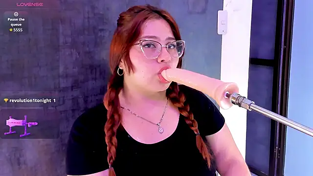 alana glasses online show from September 18, 11:45 am