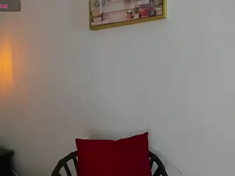 Snapshot of Sofiapassionne chatting on February 8, 3:04 pm Sofiapassionne online show from February 8, 3:04 pm