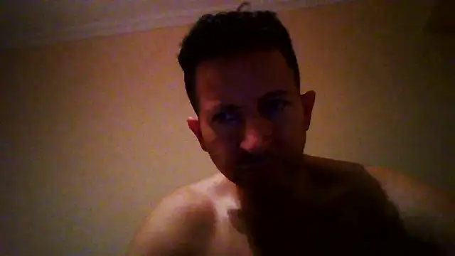 Snapshot of toofabb123 chatting on September 11, 2:00 am toofabb123 online show from September 11, 2:00 am