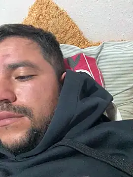 Snapshot of aalvaro98 chatting on February 4, 8:36 pm aalvaro98 online show from February 4, 8:36 pm