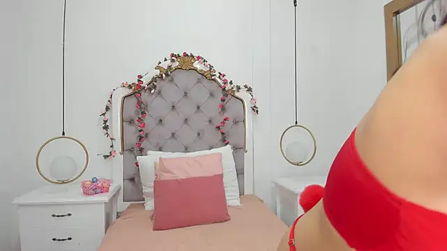 Skylerwhite02 online show from March 29, 3:39 am