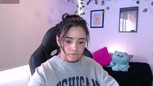 MarilynWhite  online show from October 1, 5:30 pm