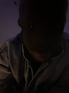 Snapshot of AlphaDesires69 chatting on February 7, 6:11 pm AlphaDesires69 online show from February 7, 6:11 pm