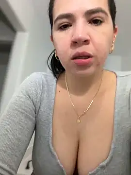 Snapshot of Gringo_XXX_Latina chatting on April 8, 3:06 am Gringo XXX Latina online show from April 8, 3:06 am