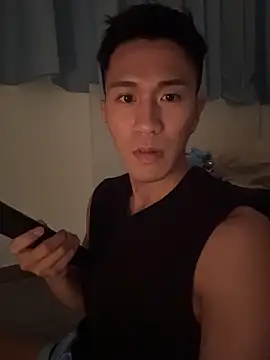 Snapshot of gooodboiii chatting on November 10, 1:32 pm gooodboiii online show from November 10, 1:32 pm