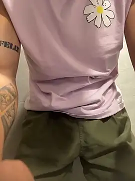 Snapshot of gooodboiii chatting on March 16, 4:22 pm gooodboiii online show from March 16, 4:22 pm