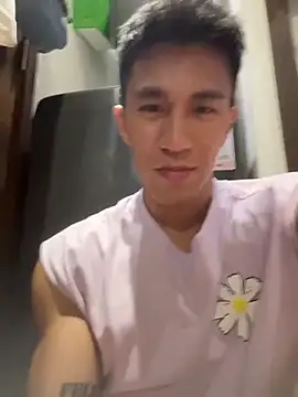 Snapshot of gooodboiii chatting on March 18, 4:32 pm gooodboiii online show from March 18, 4:32 pm