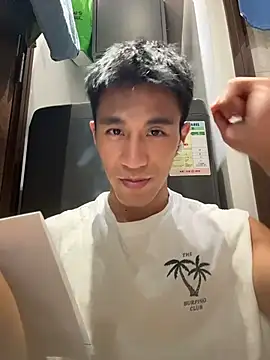 Snapshot of gooodboiii chatting on March 26, 3:28 pm gooodboiii online show from March 26, 3:28 pm