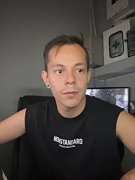 Snapshot of dimitryivanovv chatting on October 14, 6:36 am dimitryivanovv online show from October 14, 6:36 am