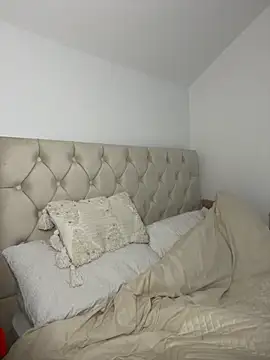 SexySaraxxoo online show from September 23, 8:56 pm