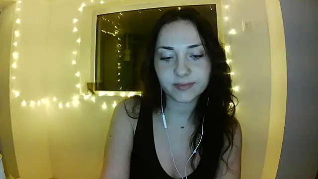 Snapshot of Ulvaya chatting on July 17, 8:57 pm Ulvaya online show from July 17, 8:57 pm