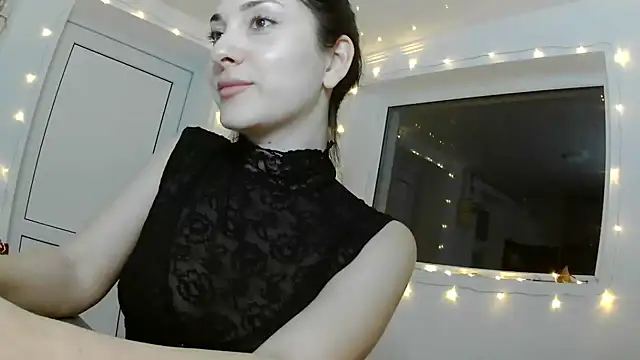 Snapshot of Ulvaya chatting on August 1, 12:32 am Ulvaya online show from August 1, 12:32 am