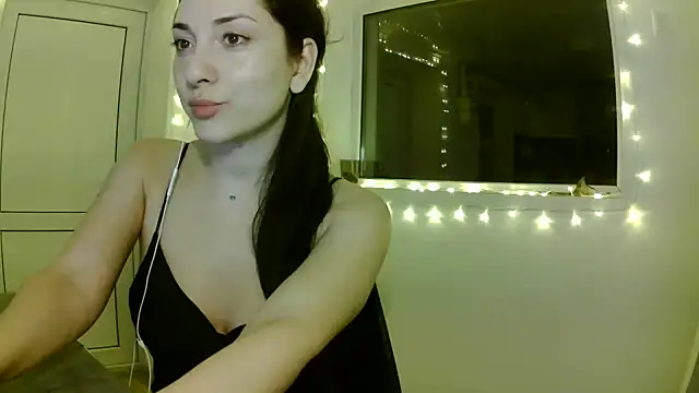 Snapshot of Ulvaya chatting on August 2, 1:26 am Ulvaya online show from August 2, 1:26 am