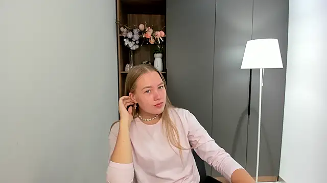 AlbaMesick online show from September 11, 5:40 am