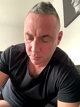 Marronglace1 online show from December 16, 2:44 pm