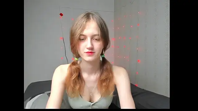 Snapshot of dreamy_pollyyy chatting on March 24, 3:28 pm dreamy pollyyy online show from March 24, 3:28 pm