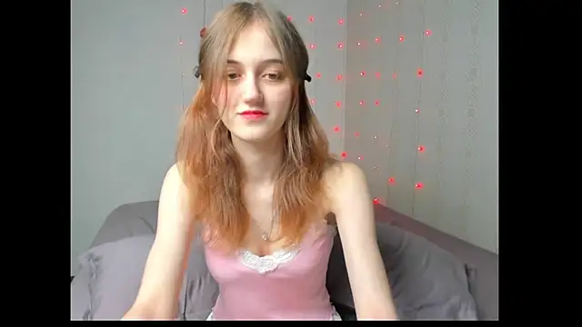 Snapshot of dreamy_pollyyy chatting on April 8, 4:51 pm dreamy pollyyy online show from April 8, 4:51 pm